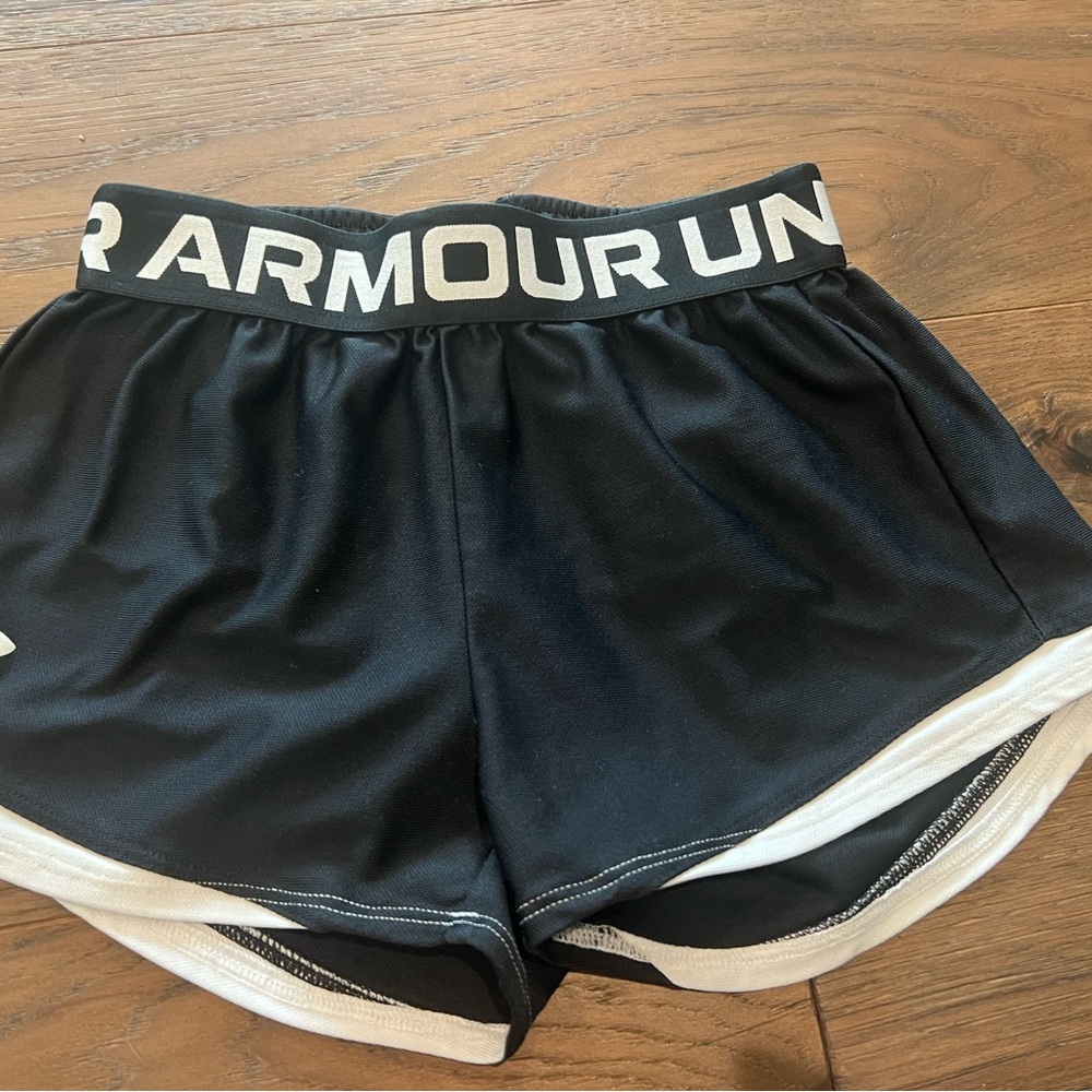Under Armour Girls Youth Small Like New Black/White Activewear Shorts